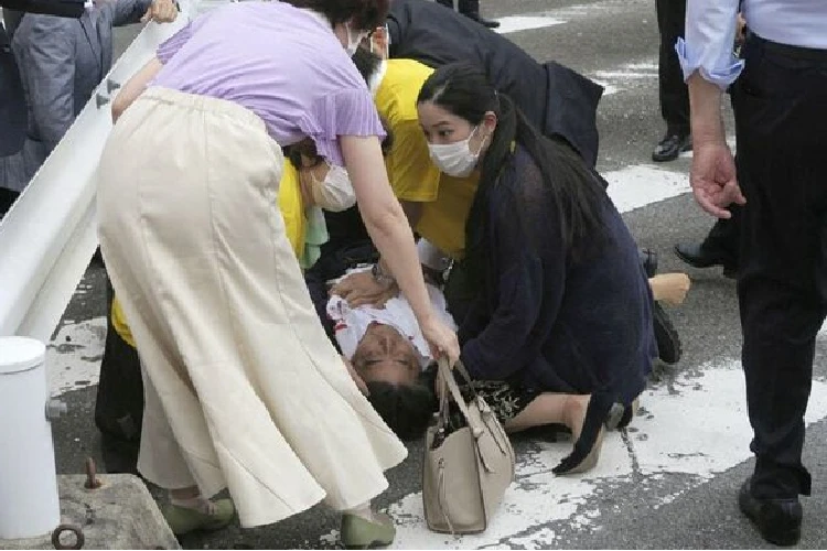 Former Prime Minister of Japan Shinzo Abe after the assault (courtesy:Twitter)