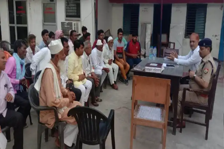 Villagers of Shikharpur Chaudhary holding talks with District adminitration