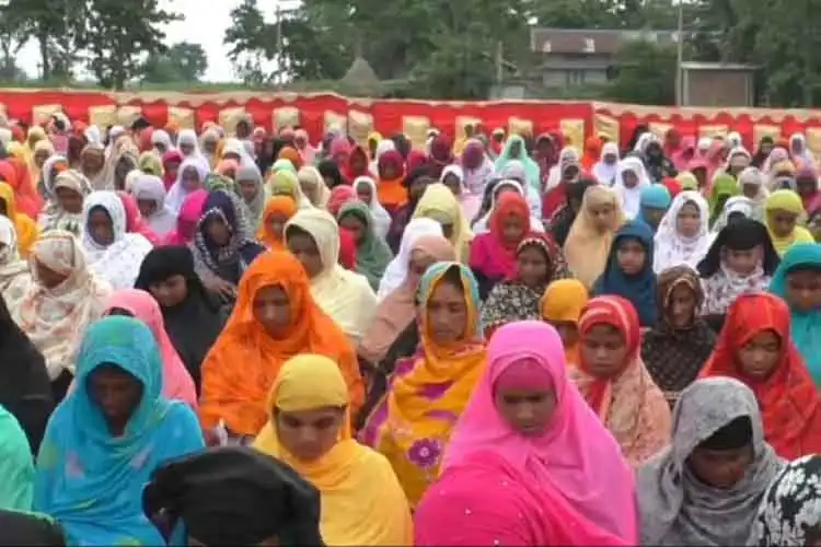 Women at Eidgah of Mangaldoi to ofer namaz