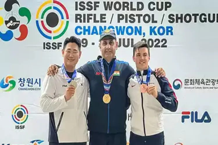 Shooter Meraj Ahmad Khan (In center) with his rivals at the Skate Shooting ISSF world cup after winning gold medal