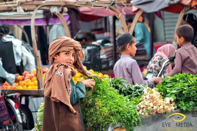 An Afghan child selling vegetable in Kabul (Image Courtesy: Twitter of the Embassy of Afghanistan in India)