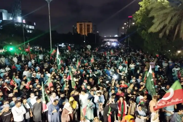 Protests in Karachi (Twitter PTI)