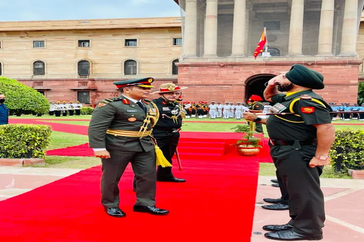 Maldives National Defence Force Chief, Major General Abdulla Shamaal receives a Guard of Honour, in New Delhi