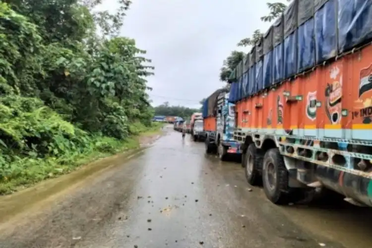 Trucks waiting for lifting of blockade