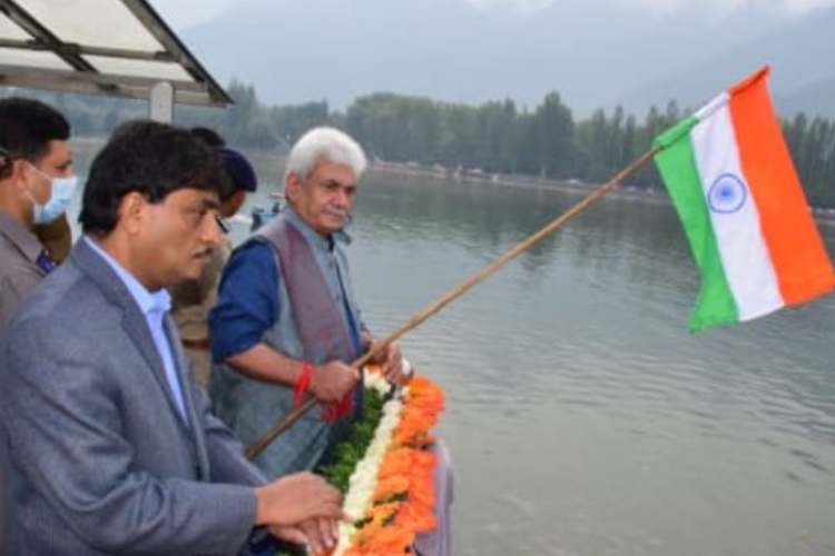 Lt Governor Manoj Sinha flagging off the rally