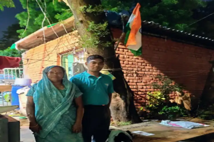 Rohit Kumar and his mother Tarawati outside their house (Pics: Tripti Nath)