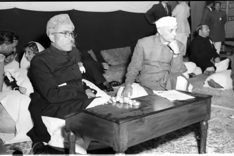 Jawahar Lal Nehru and Sheikh Mohammad Abdullah (Archives)