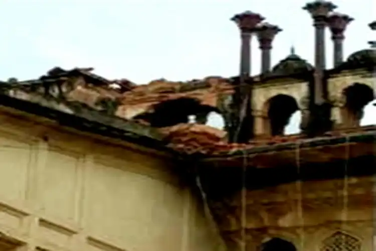 Damaged portion of the Bara Imambara, Lucknow