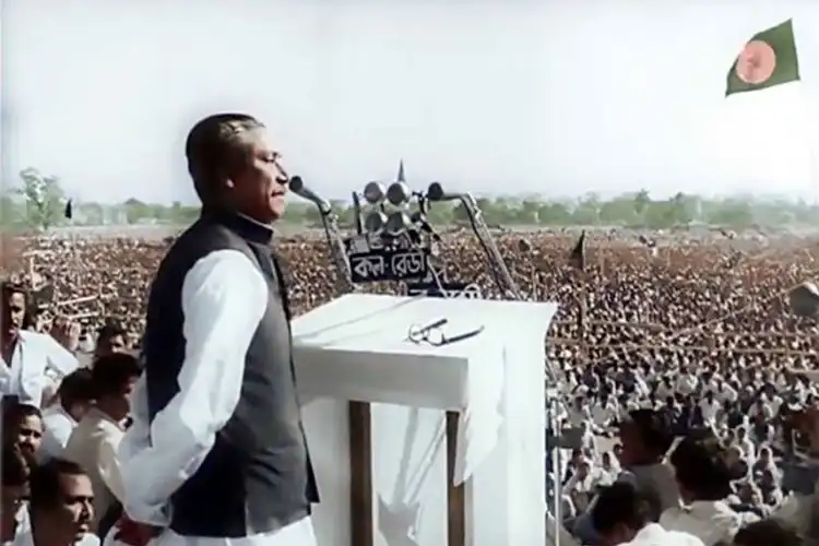 Bangabandhu Sheikh Mujibur Rehman addressing an election rally (Courtesy: Dhaka Tribune)