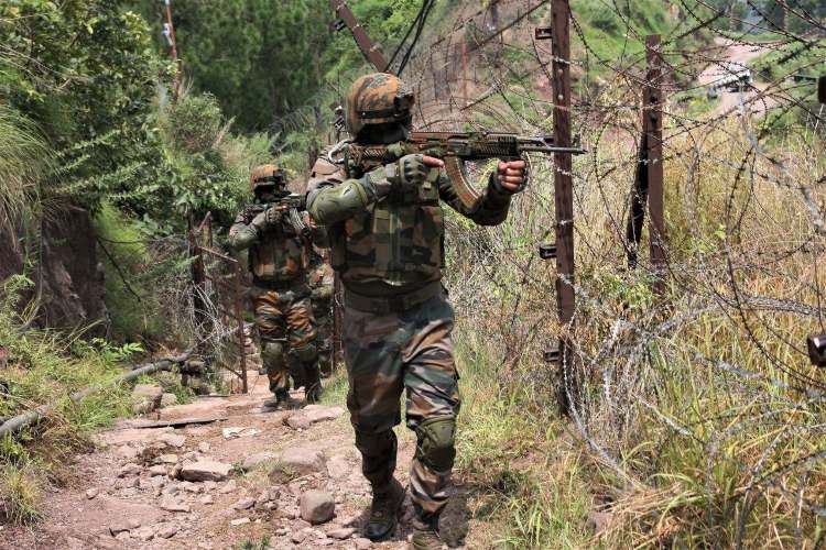 File image of Indian army soldiers patrolling the LoC