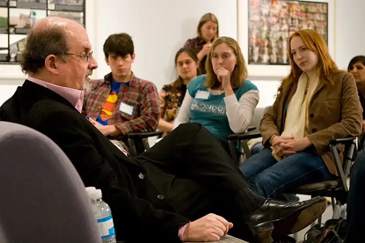 Salman Rushdie in conversation with students of University (Image: Wikipedia)