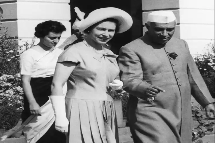 Queen Elizabeth-II with Prime Minister jawahar Lal Nehru
