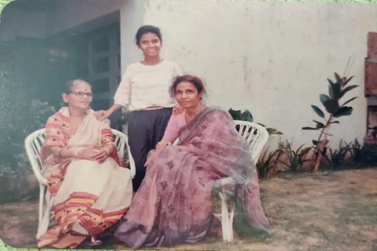 Saltanat Didi (on the right) and Sarla Behenji with the author in Chandigarh