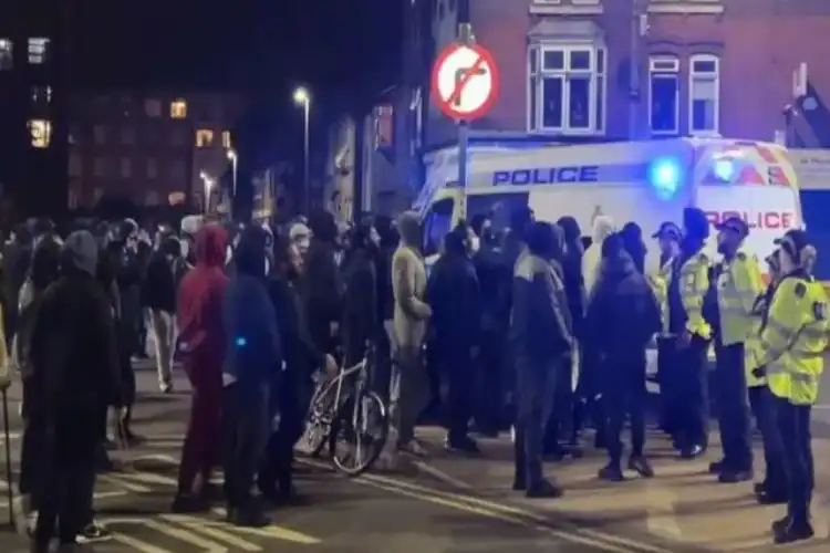 Scenes in Leicester city when a group of people attacked Hindu temple (Twitter)