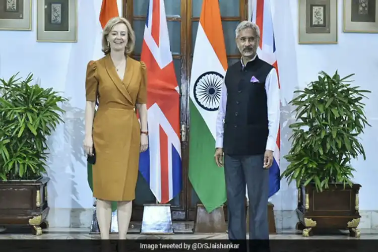 British PM  Liz truss with External Affairs Minister S Jaishankar(Twitter)