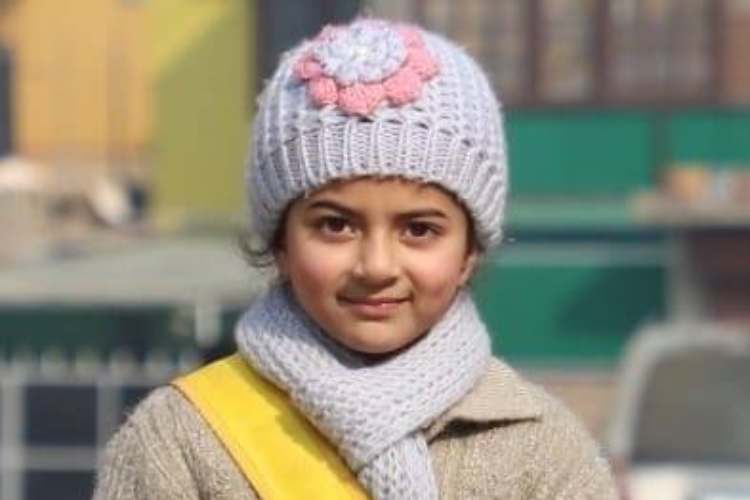 10-year-old Aqsa Masrat has over 58.000 followers on her Facebook page