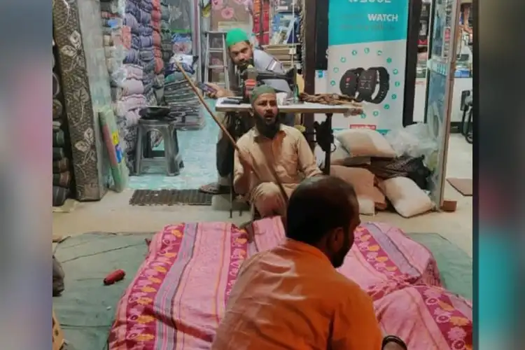 Mohammd Nafees with his workers in his shop (Pics by author)