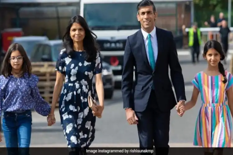 Rishi Sunak with wife Akshta Murty and daughters (Courtesy: Instagram post of Rishi Sunak)