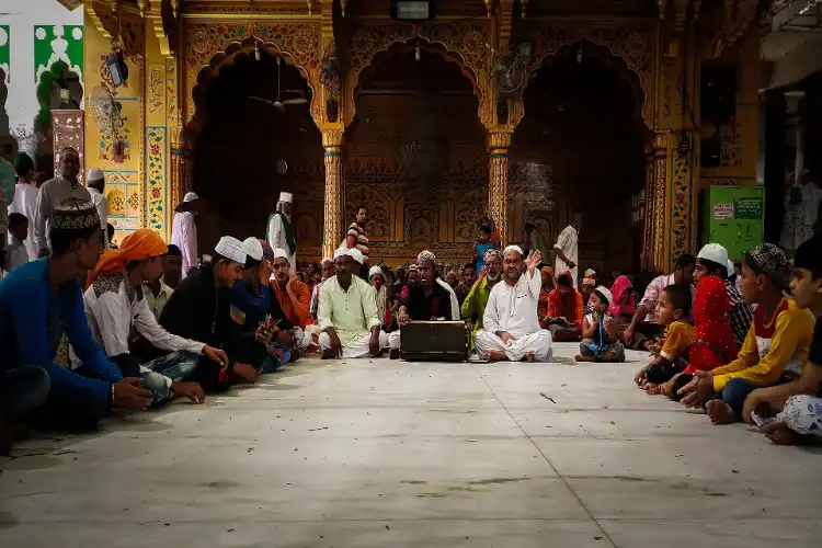 Qawwali singing at Ajmer Sharif 