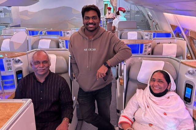 Zakir Khan with his parents in the business class 