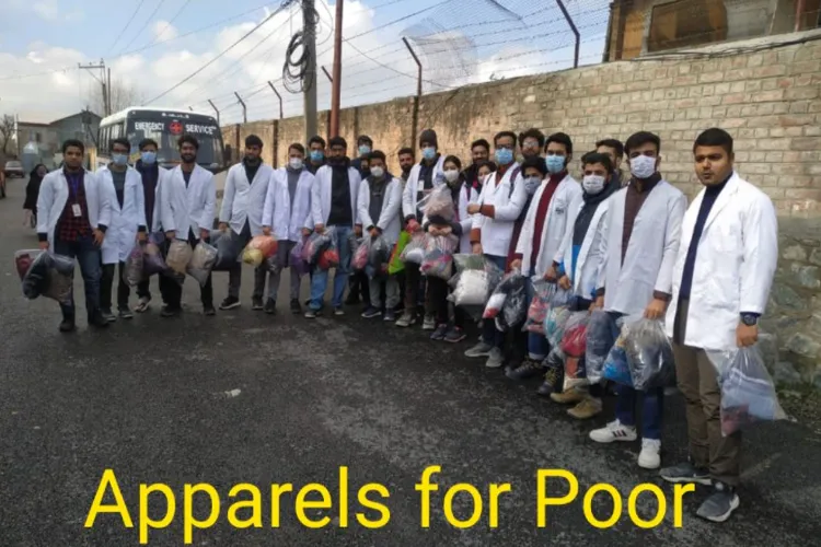 Doctors helping Kashmir's poor with winter clothes