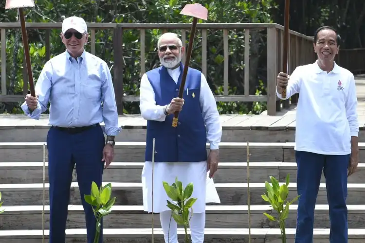 Prime Minister Narendra Modi with Joe Biden and Indonesian President Joko Wodido