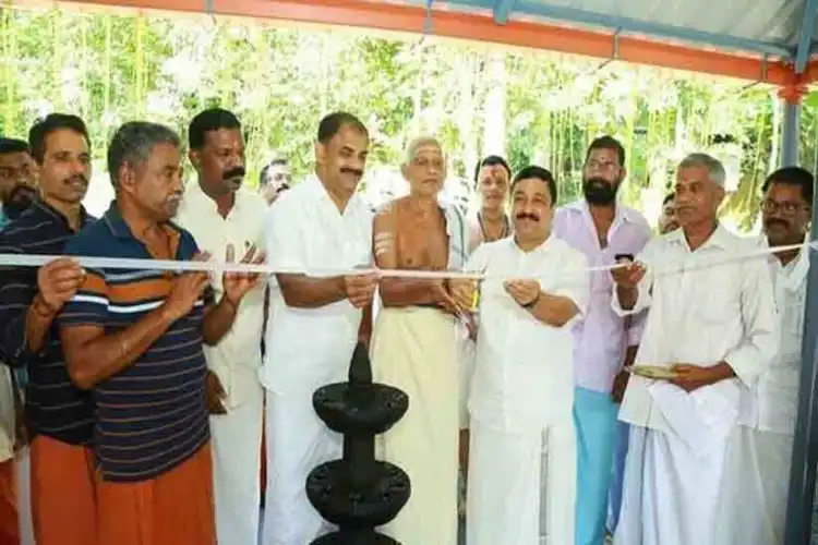 IUML leader and MLA Najeeb Kanthapuram inaugurating Ayyapa temple at Parinthalamanna in Kerala's Mallapuram district (Facebook)