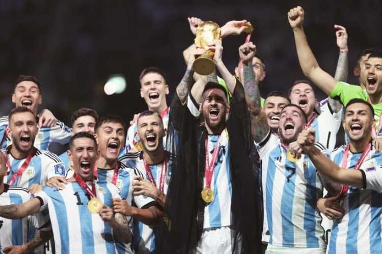 The Argentinian team with the world cup