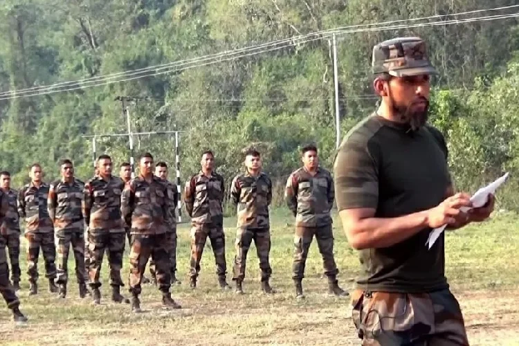Shakil Injam training the army personnel