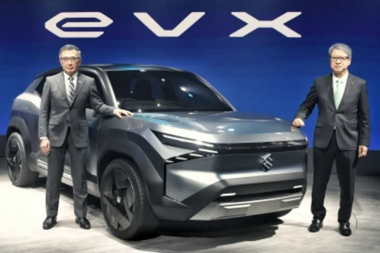 Hisashi Takeuchi, MD &CEO, Maruti Suzuki India limited and Toshihiro Suzuki, Representative Director & President, Suzuki Moto corporate unveil the EVX at the auto expo