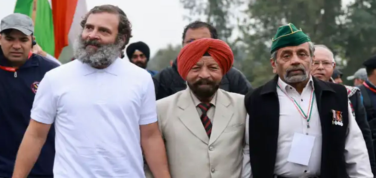 Congress leader Rahul Gandhi with the Siachin Veteran Capt Bana Singh in Jammu