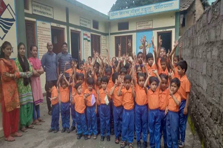 Children in the Dhauntiyal village school in Uttarakhand