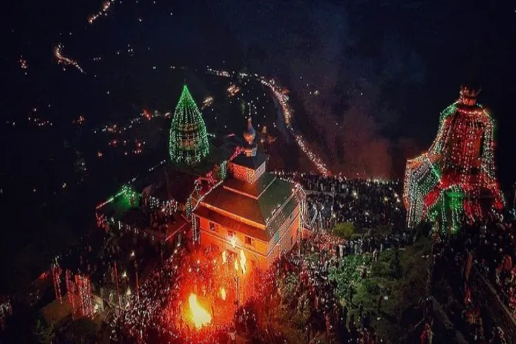 Zool Festival being celebrated at the shrine of  Aishmuqam, South Kashmir (Twitter)
