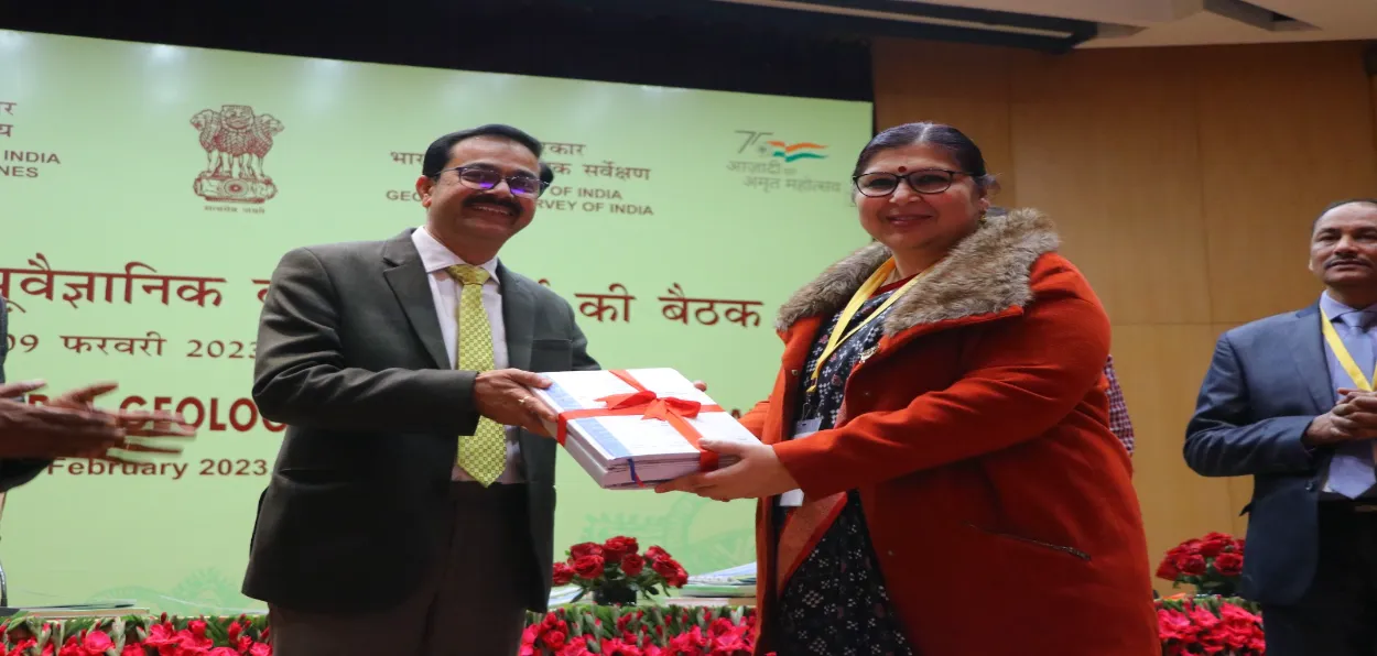 Vivek Bharadwaj, Secretary, Mining handing over 16 geological reports to state governments during the 62nd Central Geological Programming Board (CGPB) meeting