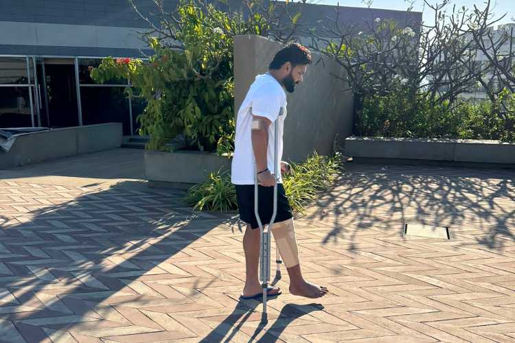 Rishabh Pant shared his picture walking with a crutch