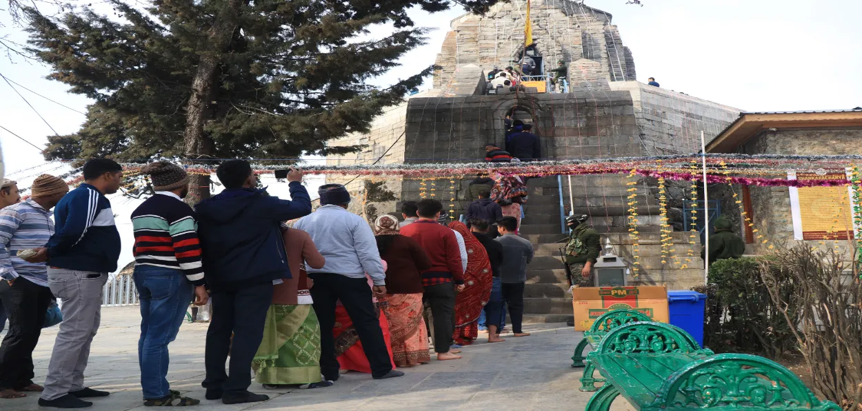 Queue outside the Shankracharya temple in Srinagar (Basit Zargar)