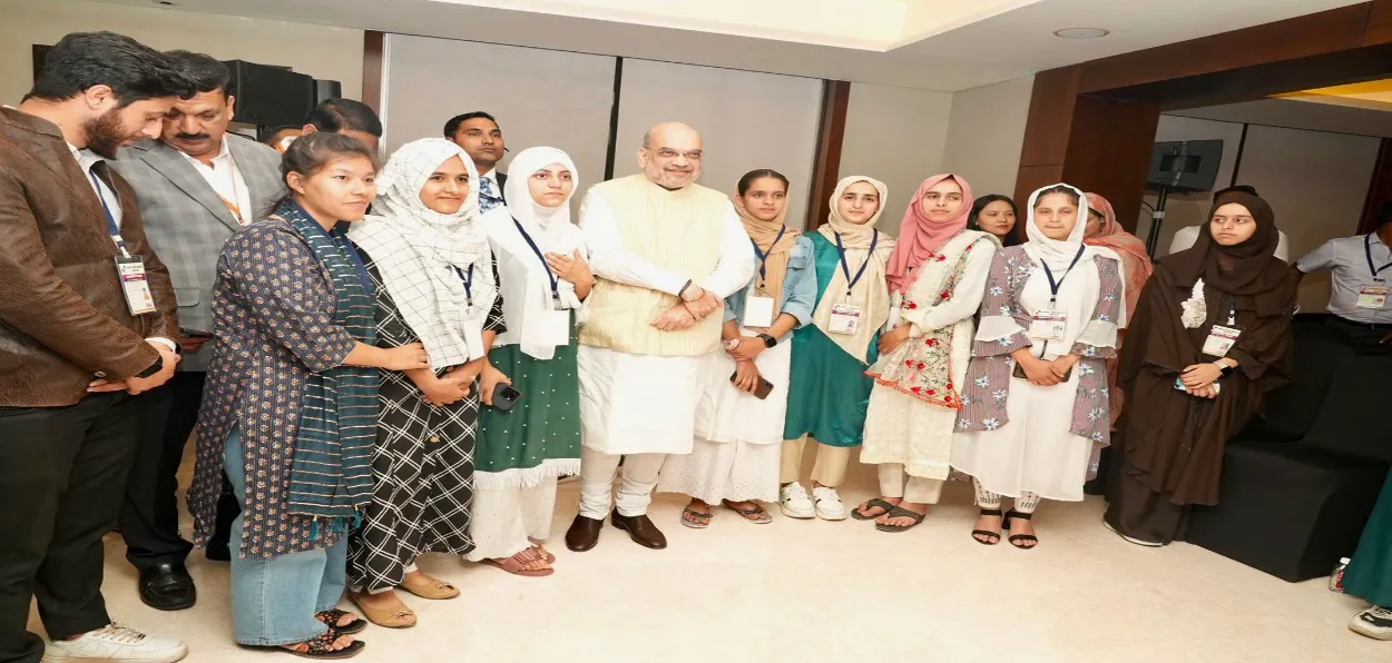 Amit Shah with Kashmiri youth at Sarhad NGO in Pune