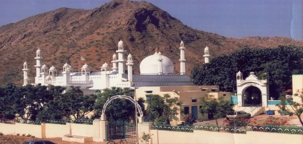 Hazrat Sayed Baba Dadan Shah shrine