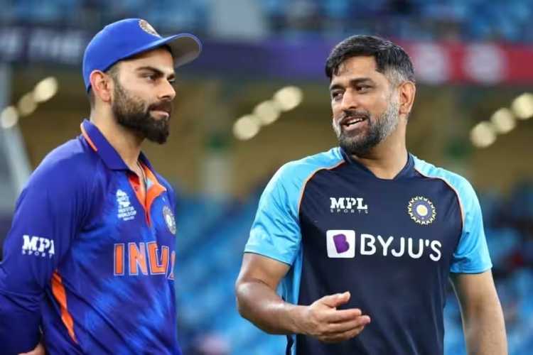 Virat Kohli with MS Dhoni