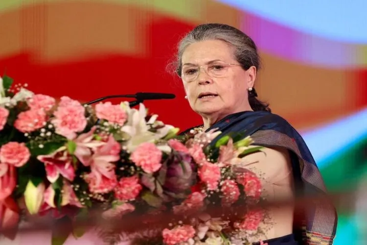 Sonia Gandhi speaking at Congress party meeting