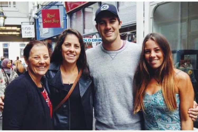 Pat Cummins with his family