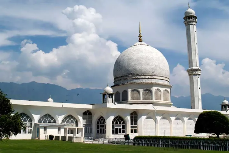 Hazratbal mosque