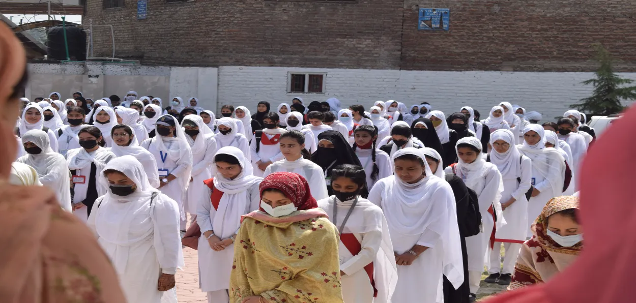 Muslim girls in morning assembly in Pulwama, Kashmir (Image Basit Zargar)