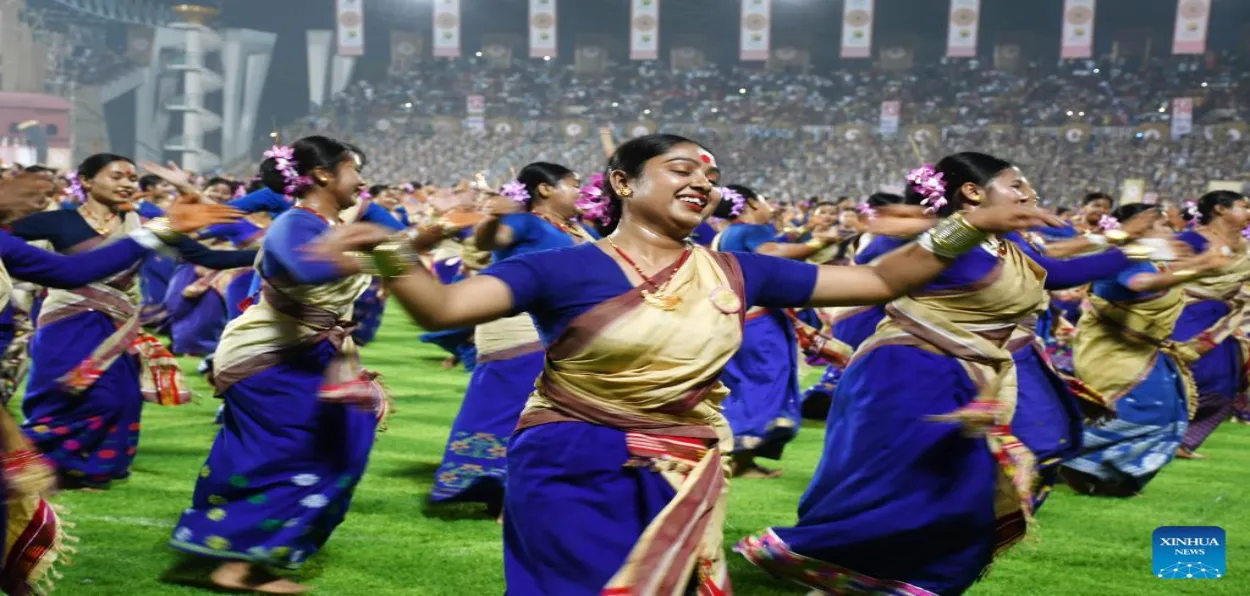 Assamese women performing traditional Bihu dance (Twitter)