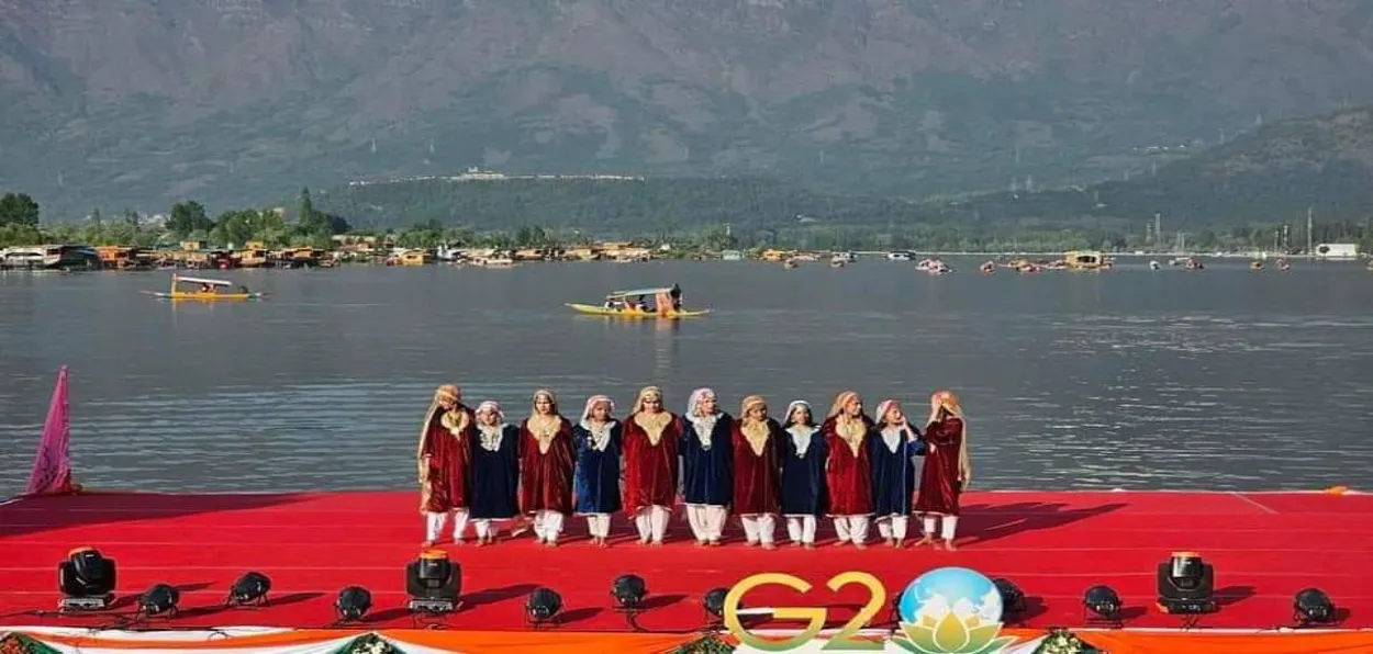 Artists performing Rouf dance on the banks of the Dal Lake during rehearsals for the cultural program for G-20 meeting (Social Media)