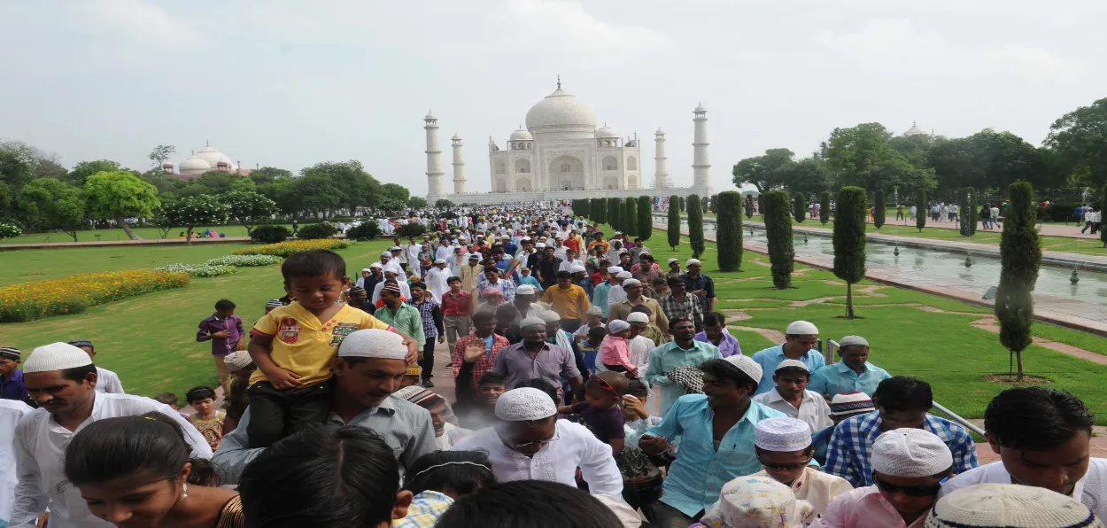 Taj Mahal: Symbol of Islamic architecture 