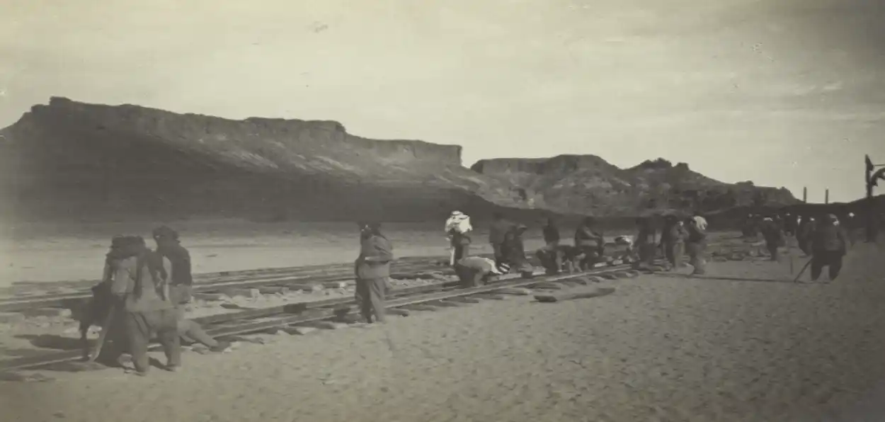  Construction on the Hejaz Railway, 1907 (Picture: Karl Lorenz Auler, from the Pritzker Family National Photography Collection at the National Library of Israel