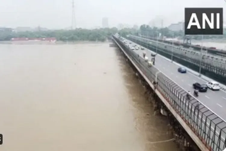 A view of Yamuna river from ITO