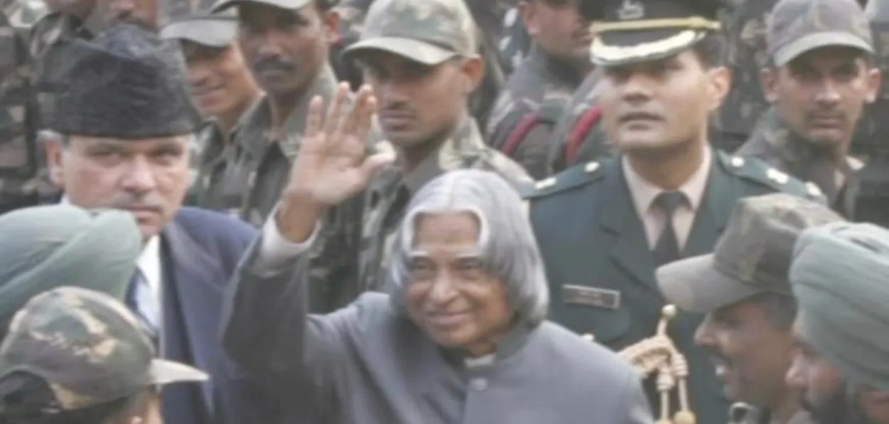 President Dr APJ Abdul Kalam with Army jawans as  S M Khan looks on
