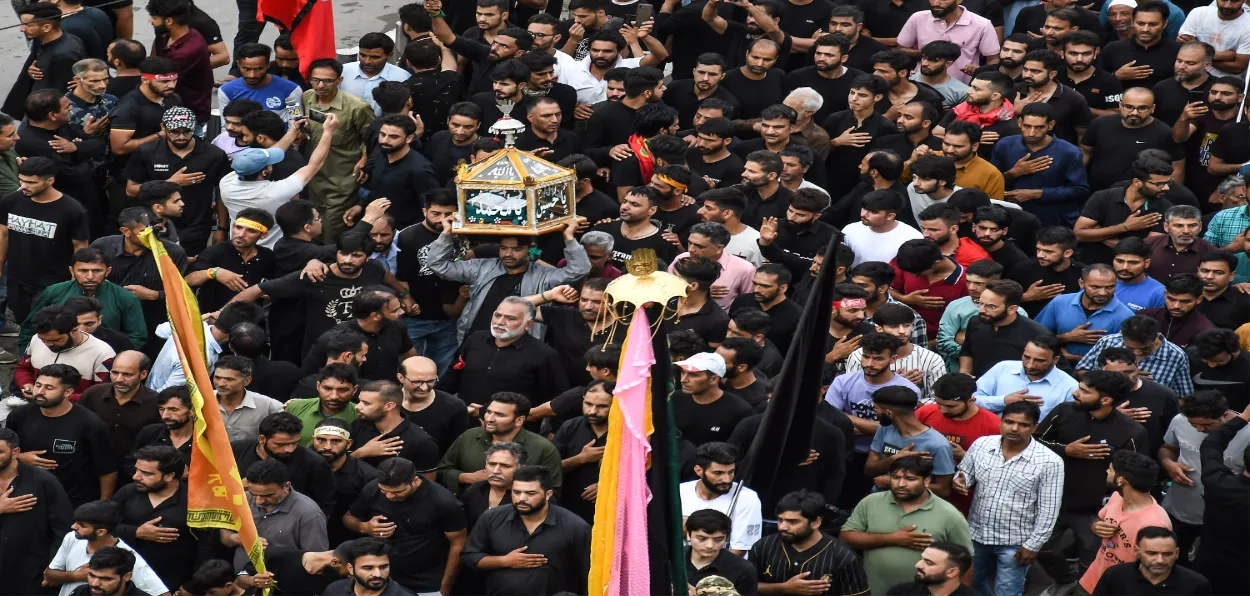 Muharram procession being taken out in Srinagar (Basit Zargar)